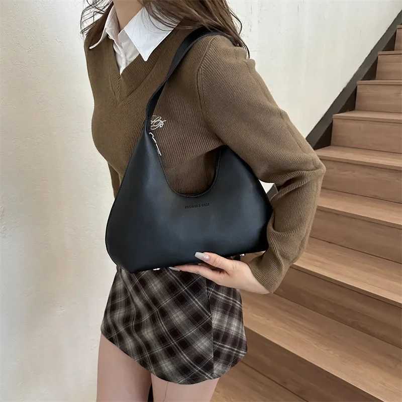 2025 S/S French Crescent Bag - Multi-Way Vegan Leather Shoulder Purse Baguette Crossbody for Women designer bag XJ250605