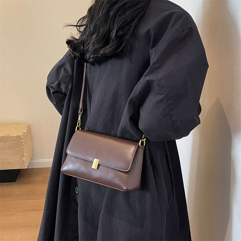 Minimalist Korean Style Small Square for Women 2025 New Trend Spring Summer Large Capacity Commuter Shoulder Crossbody Bag