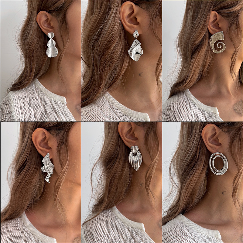 New Style Elegant and Versatile Minimalist Women Liquid Lava Metal Earrings with Geometric Irregular Folds