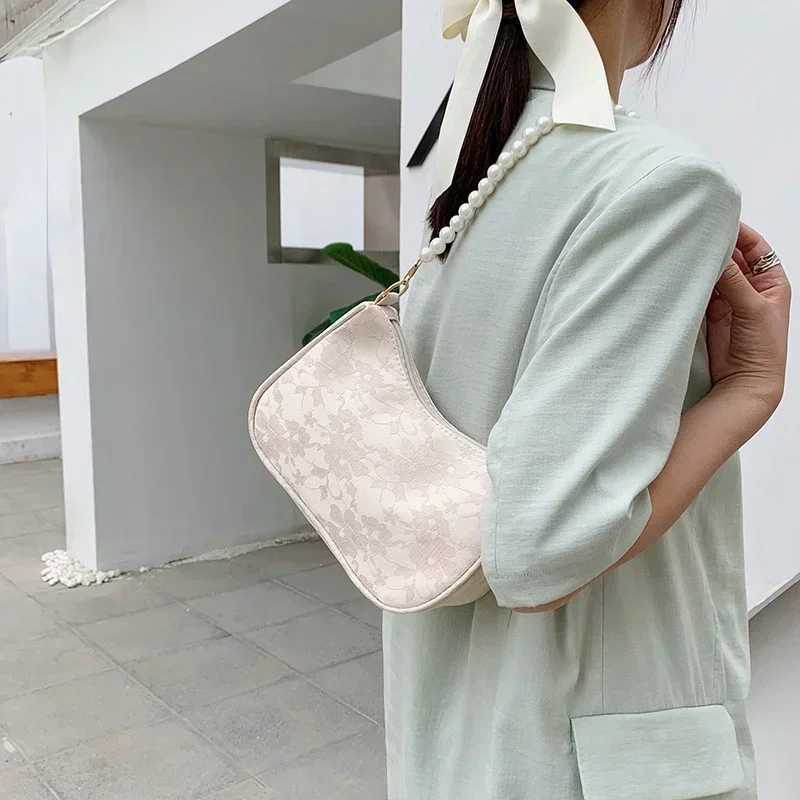 Womens Minimalist Pleated Underarm Bag French Pearl Chain Shoulder Crossbody Bag Fi French Stick Bag XJ250718