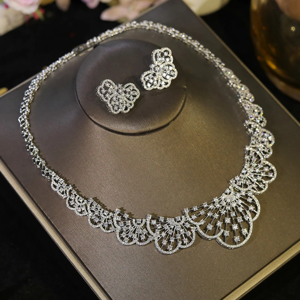 Graceful 2Pcs White CZ Zircon Necklace Set Brides High Quality Fine Jewelry Women Wedding Engagement Accessory 250530