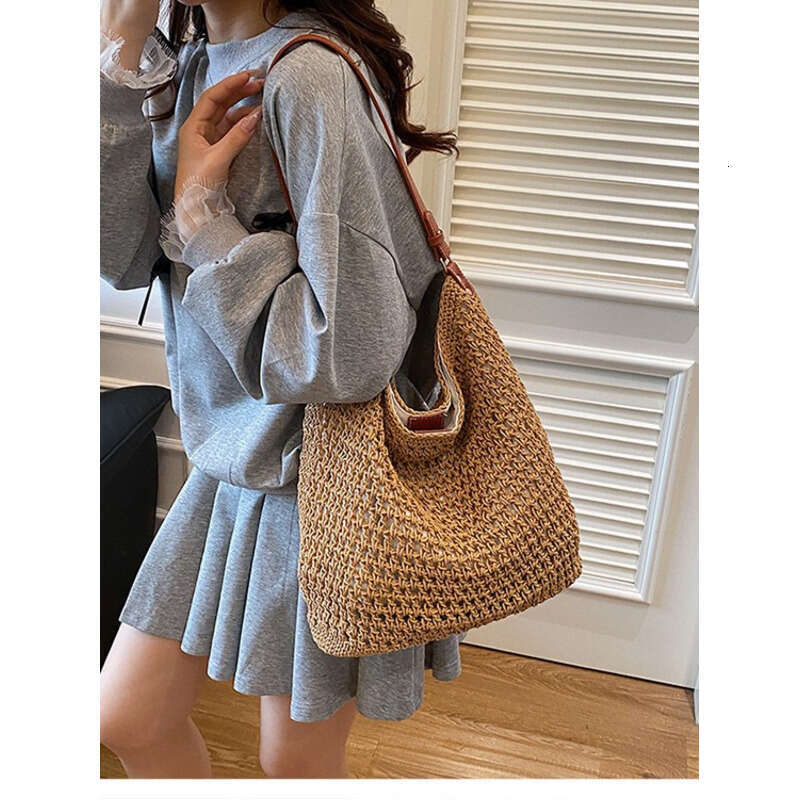 Straw Beach Tote Handwoven Straw For Women Large Capacity New Single Shoulder Crossbody Beach Vacation Bucket Bag Straw Large Tote