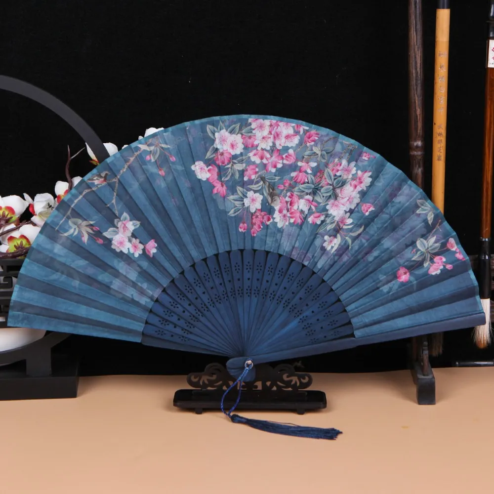 Bamboo Chinese Style Folding Fan Vintage Silk Folding Fan Shank Classical Dance Fan Tassel Elegent Female Hand Fan Home Decor