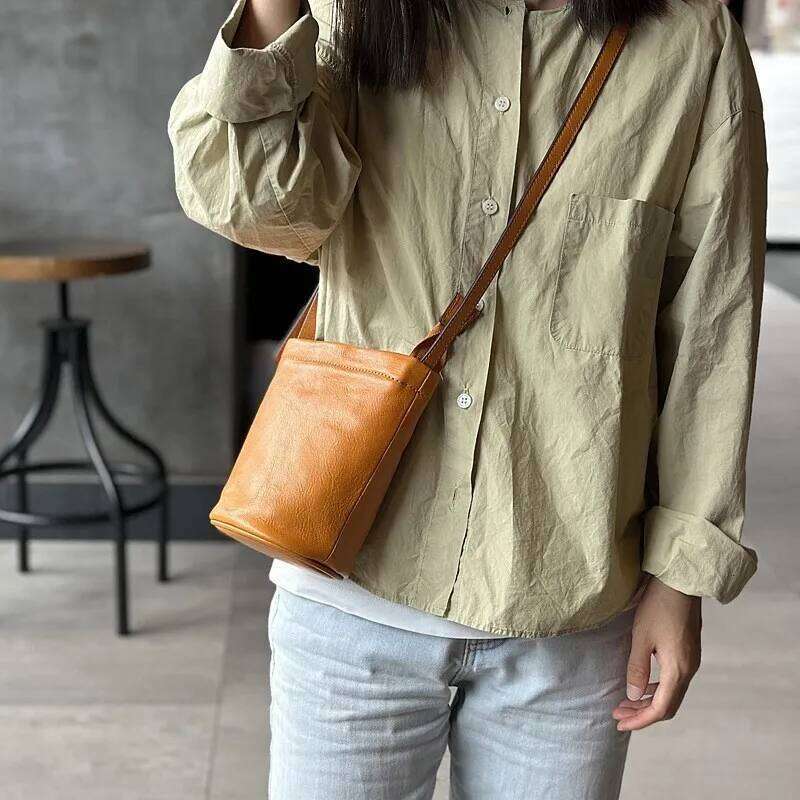Johnature Casual Women's Mini Bag 2025 New Simple Solid Color Genuine Leather Versatile Small Bucket Shoulder & Crossbody Bags 2025/06/05