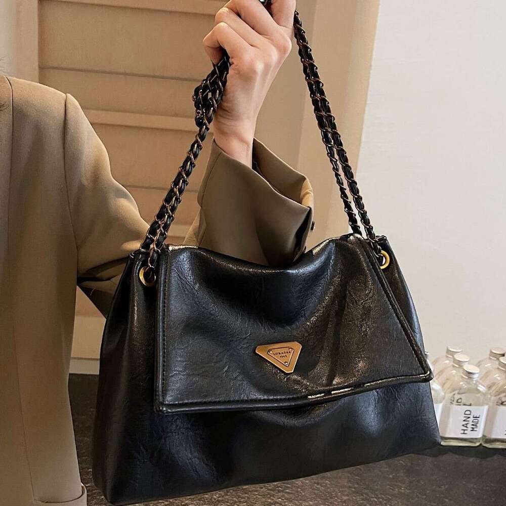 Women Vintage PU Shoulder Bags New Casual Chain Bags Underarm Bags Metal Buckle Trendy Versatile Crossbody Bag Fashion Chain Ladies Small Square Bags
