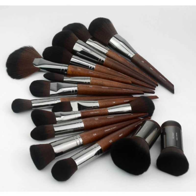 Large Foundation Ber Brush Flat Foundation Brush BB Cream Blender Concealer Foundation Liquid Brush Cream Makeup Tools W250605