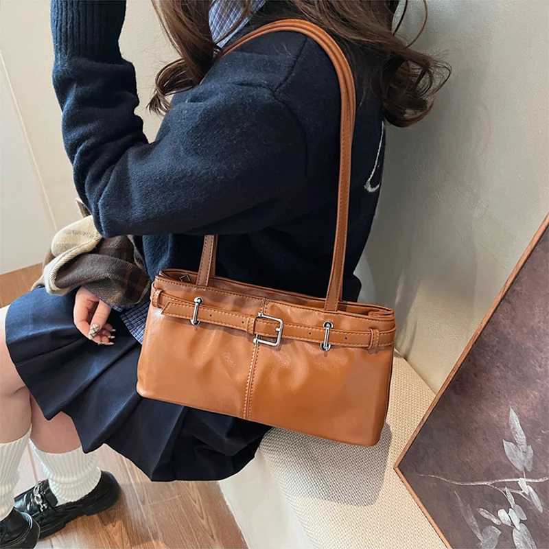 Simple Fi Womens Shoulder Bag New Brand Belt Buckle Design Brown Exquisite Underarm Bag Versatile Commuting Underarm Purse XJ250605