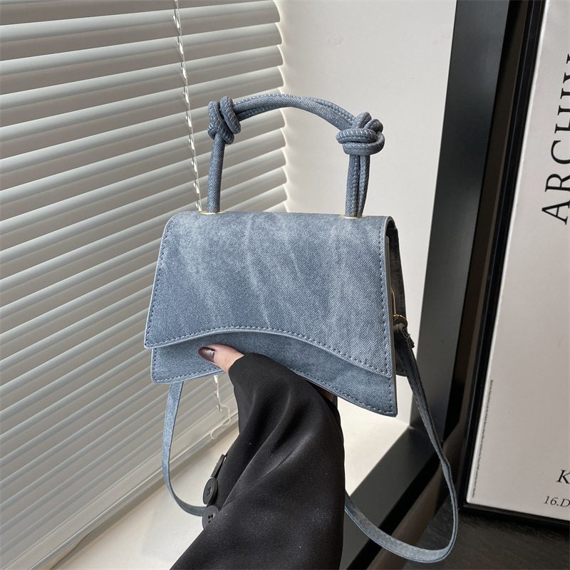 designer Single Shoulder Handbag 2025 Autumn Stylish Women's Simple Elegant New Commuter Solid Color Fashion Crossbody Small Square Bag