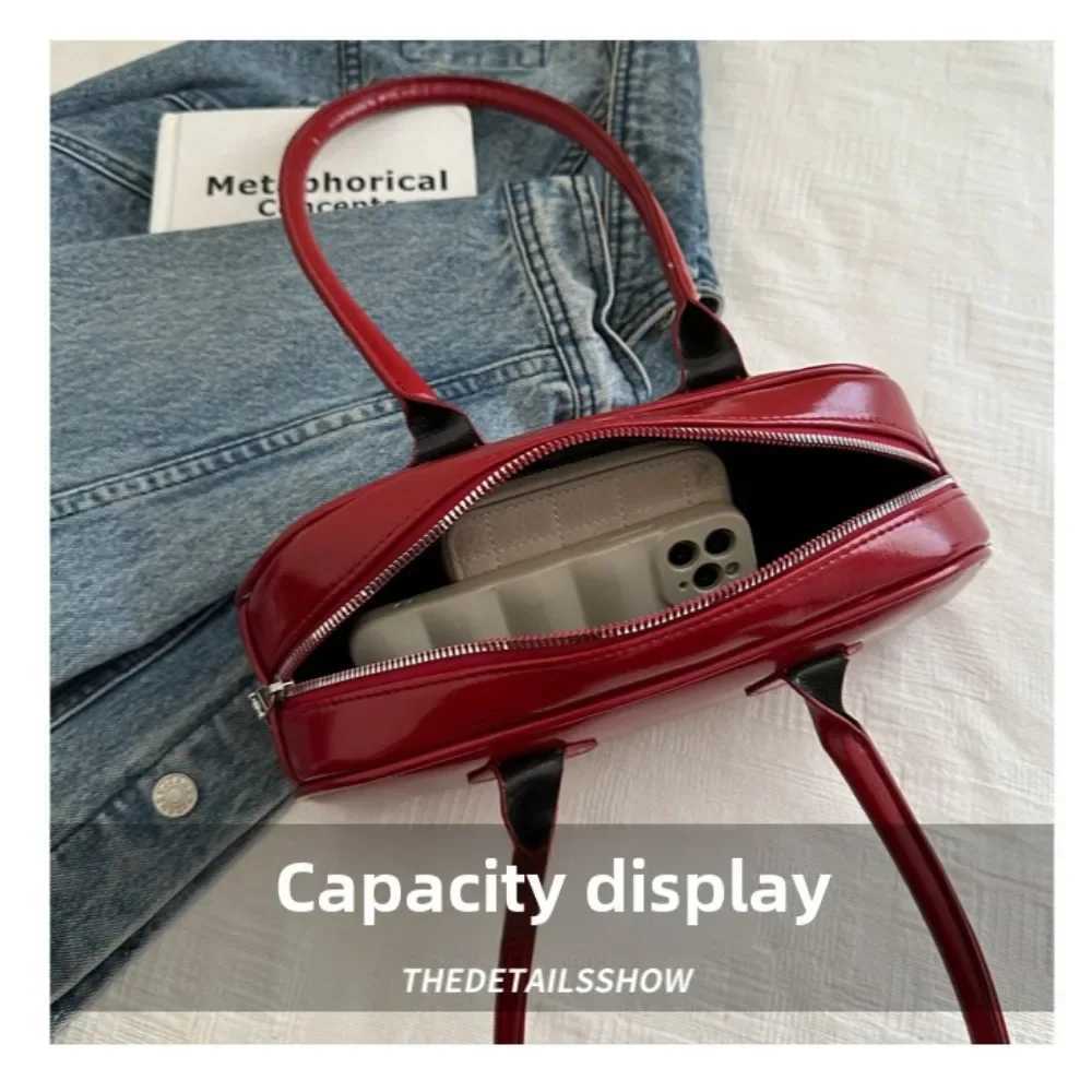 Fi French New Womens Bags Baguette Shoulder Bag Solid Color Premium Texture Simple Temperament Generous Handbag XJ250605