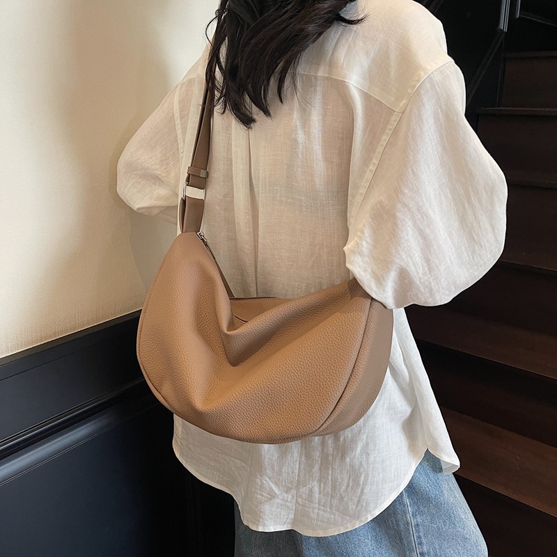designer Soft Leather Vintage Large Capacity Bag for Women 2025 New Early Autumn Versatile Commuter Crossbody Bag Internet Celebrity Single Shoulder D