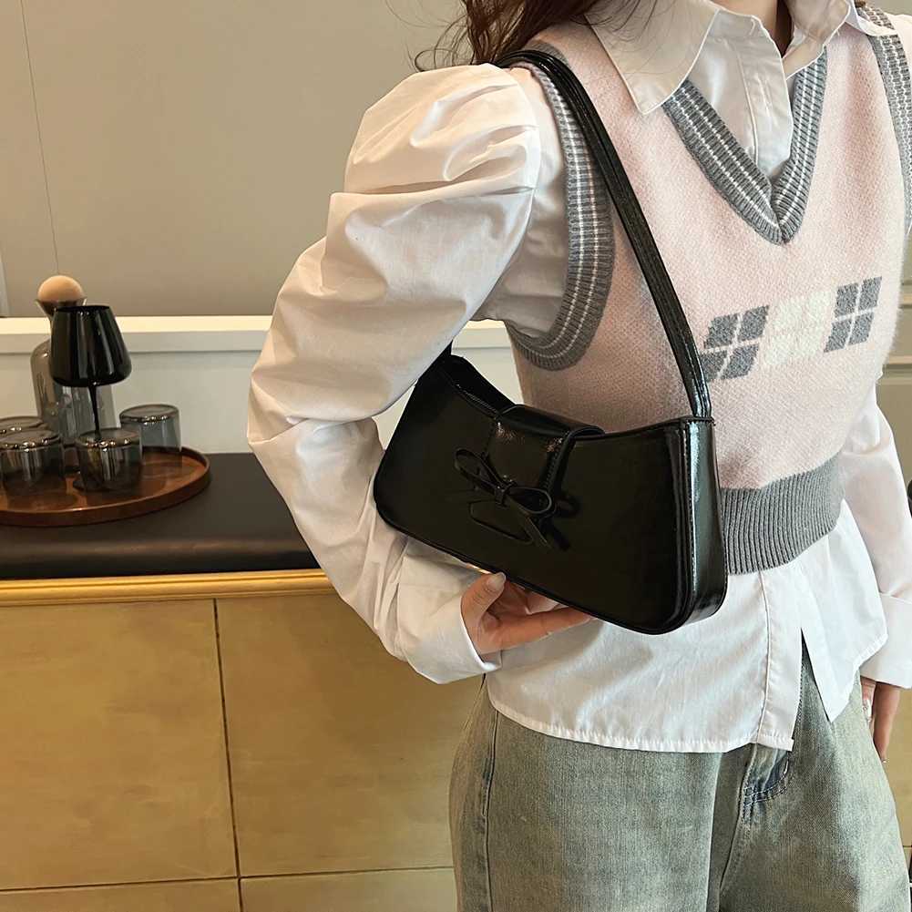 Women Leisure Armpit Handbag PU Leather Fi Shoulder Purse Solid Color Travel Underarm Handbag Girls Outdoor Daily Bag XJ250605