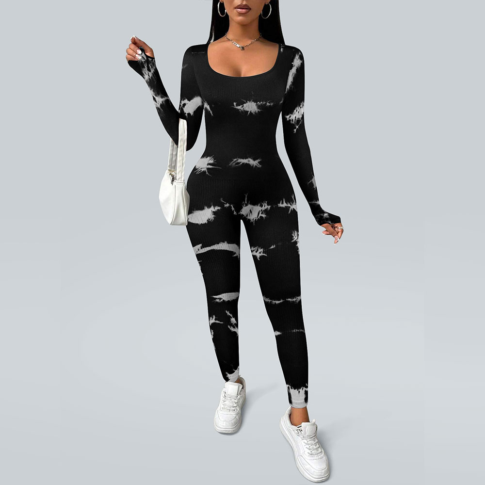 Compliant with ergonomics. Seamless sports outdoor fitness fit tight fitting long sleeved women's yoga jumpsuit
