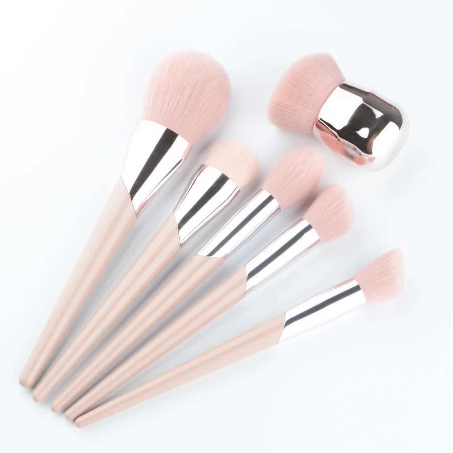 1 piece Pink Dayable Face Kabuki Brush Powder Contour Angled Sculpting Makeup Brush Foundation Ber Synthetic Hair PortableW250605
