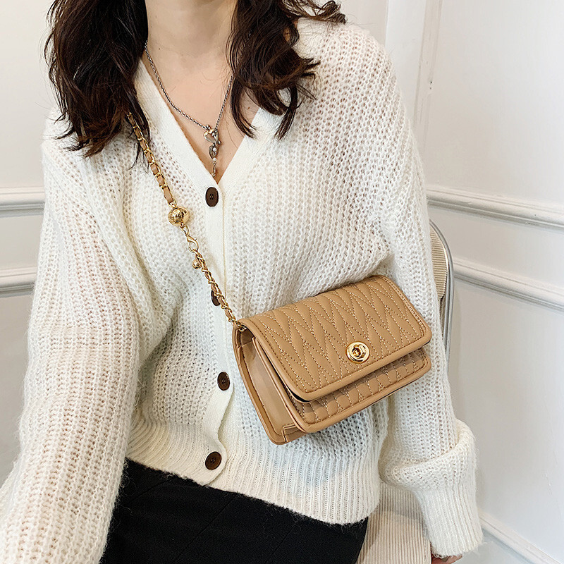 New Style Fashion Chain Bag Women 2025 New Simple Texture Small Square Bag Internet Celebrity Stylish Single Shoulder Crossbody Bag New Free Delivery 