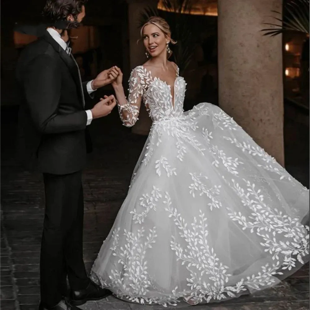 Boho A Line Wedding Dresses Lace Appliques Long Sleeves Ivory Tulle Bridal Gowns Court Train Sexy Backless Beach Vestido De Novia