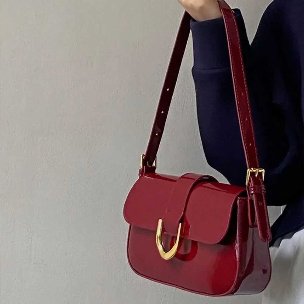 Classic PU Leather Horseshoe Buckle Casual Crossbody Bag Solid Color Small Shoulder Bag with Zipper Closure Women Clutch Purse XJ250605