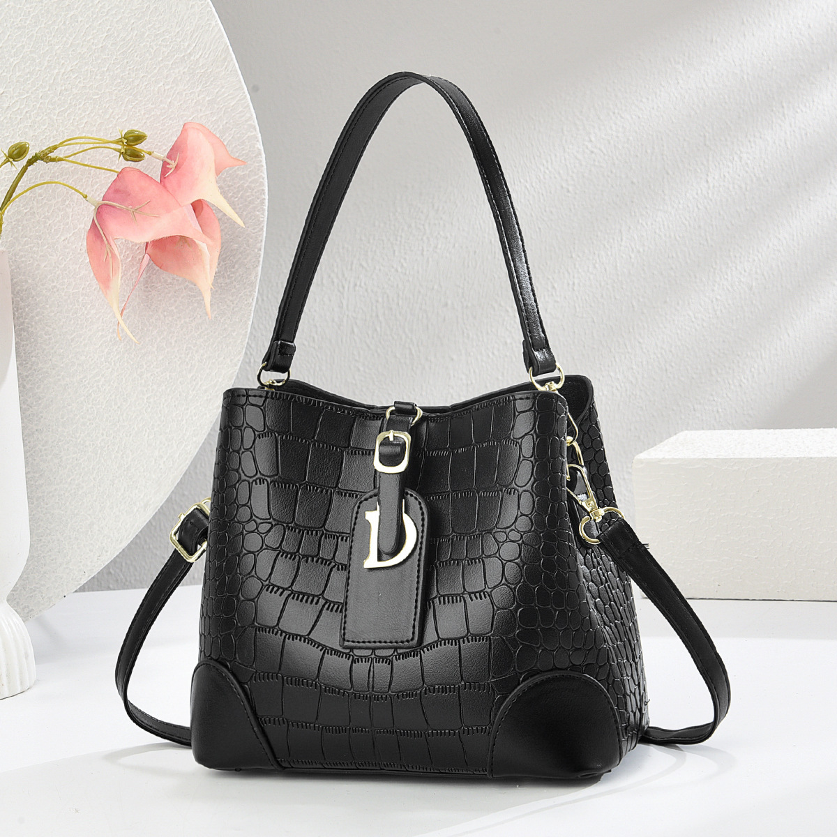 free shipping 2025S Designer Bag New Crocodile Pattern Bucket Bag Fashion Women Bag Simple Texture Handbag Large Capacity Shoulder Bag Crossbody Bag