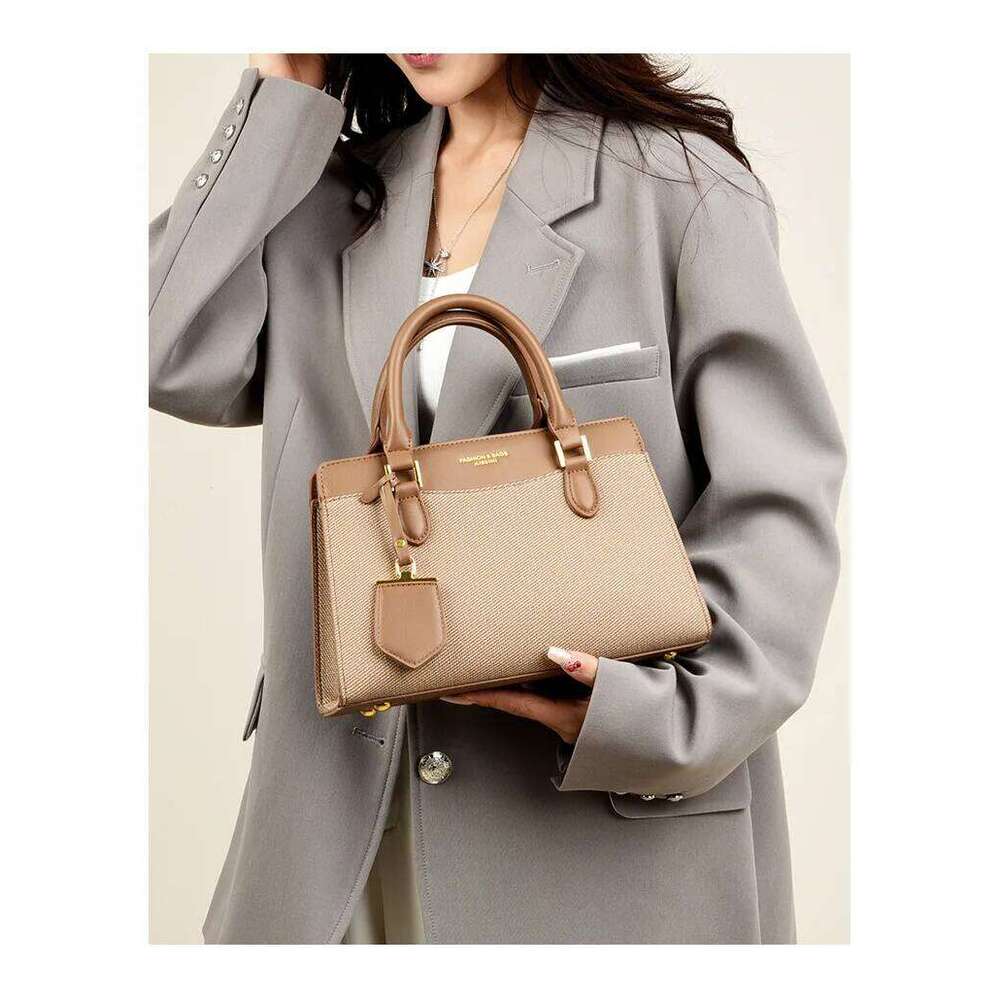 Women's handbag designer premium structural bag minimalist shoulder bag with detachable chain and patch canvas, office to weekend