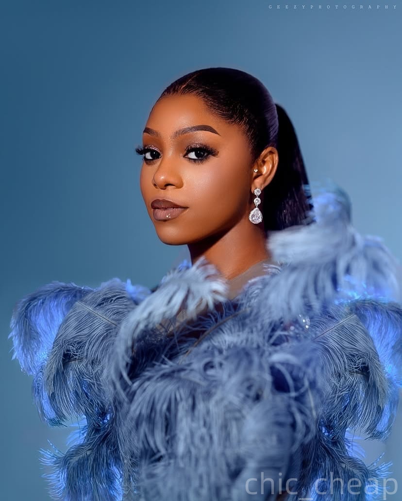 Mermaid Sky Blue Prom Dresses 2025 Feather Sequined Crystals Sparkly Evening Formal Party Second Birthday Engagement Gowns Plus Size Dress For Special