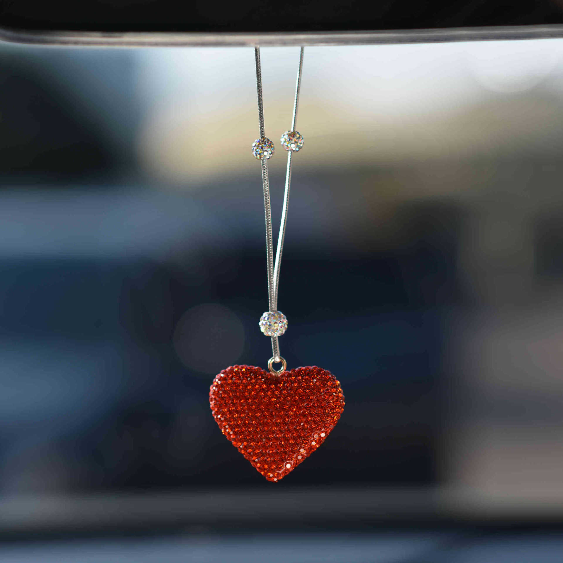 Fashion girls car pendant with diamonds love heart shiny exquisite adjustable car rear-view mirror pendant ornaments accessories couple jewellery gift