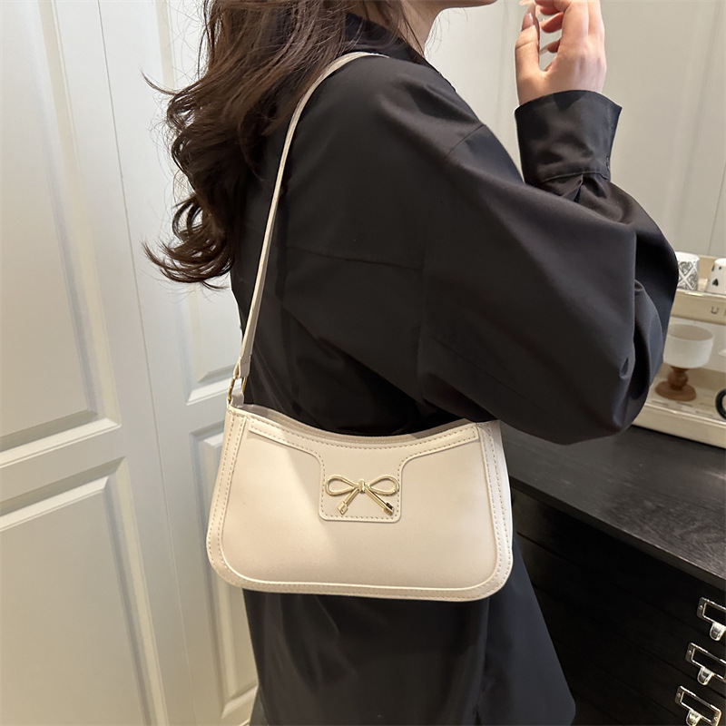 designer Small Bag Women's Bag 2025 New Fashion Handbag Textured Niche Design Underarm Shoulder Bag Stylish Crescent Bag