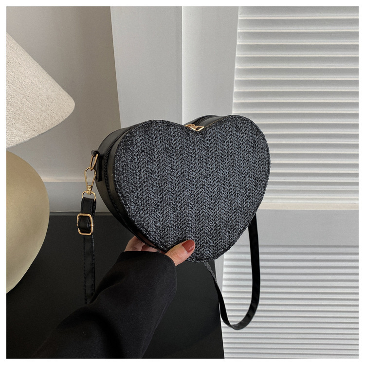 designer 2025 Spring Summer New Fashion Straw Woven Single Shoulder Crossbody Heart-shaped Small Bag Women's Bag Supports Wholesale and Mixed Ord
