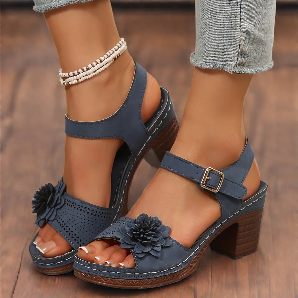 Fashionable Womens Open Toe Sandals with Floral Decorations Featuring a Thick Sole n and Comfortable Casual Wear 250605