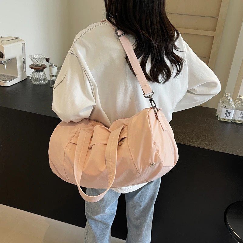 Adjustable Shoulder Strap Messenger Bag Weekender Bag for Men Women Nylon Gym Bag Crossbody Bag for Travel Business Trips Sports 250530