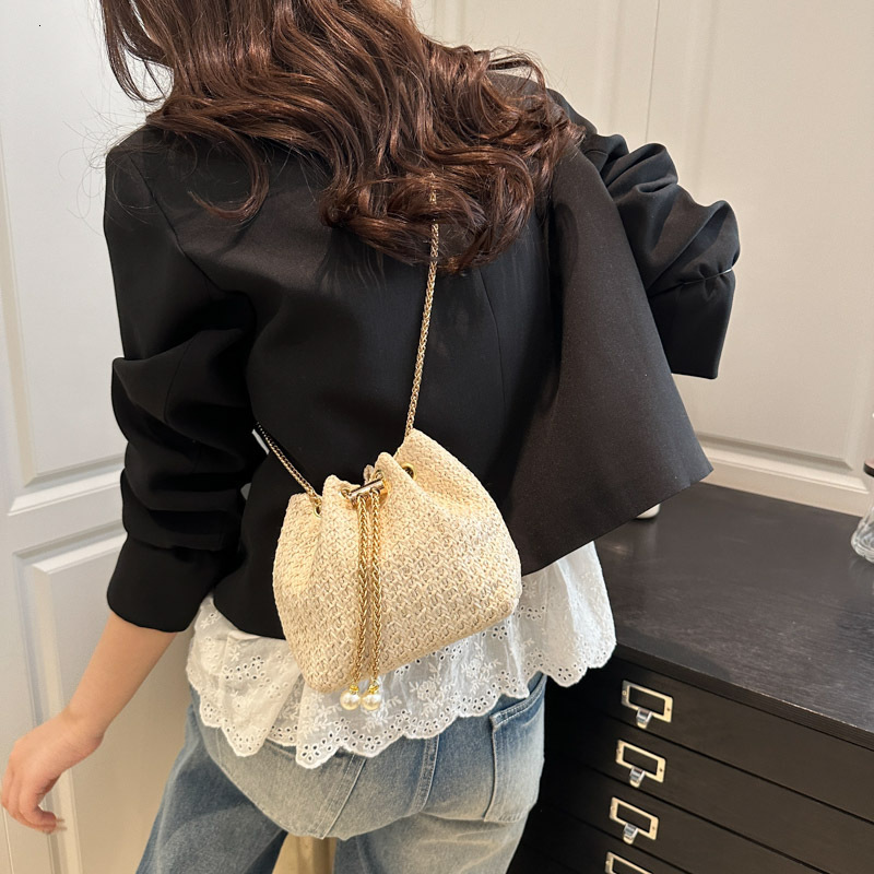 designer 2025 Summer New Fashion Trend Casual Simple Bucket Bag Stylish Niche Design Women's Shoulder Crossbody Bag