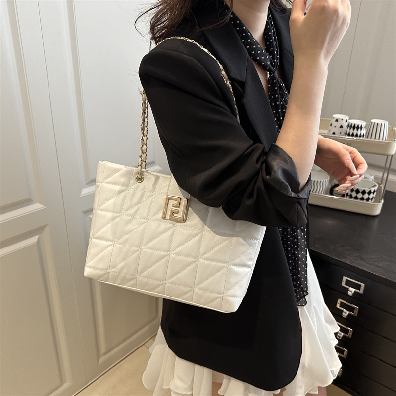 designer 2025 Trendy Casual Simple Large Capacity Bag Summer New Fashion Stylish Women's Shoulder Tote Bag