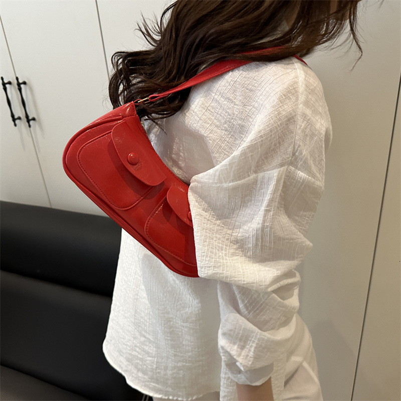 designer Vintage Commuter Underarm Bag for Women 2025 New Fashion Casual Double Pocket Leather Shoulder Bag Niche Stylish Handbag