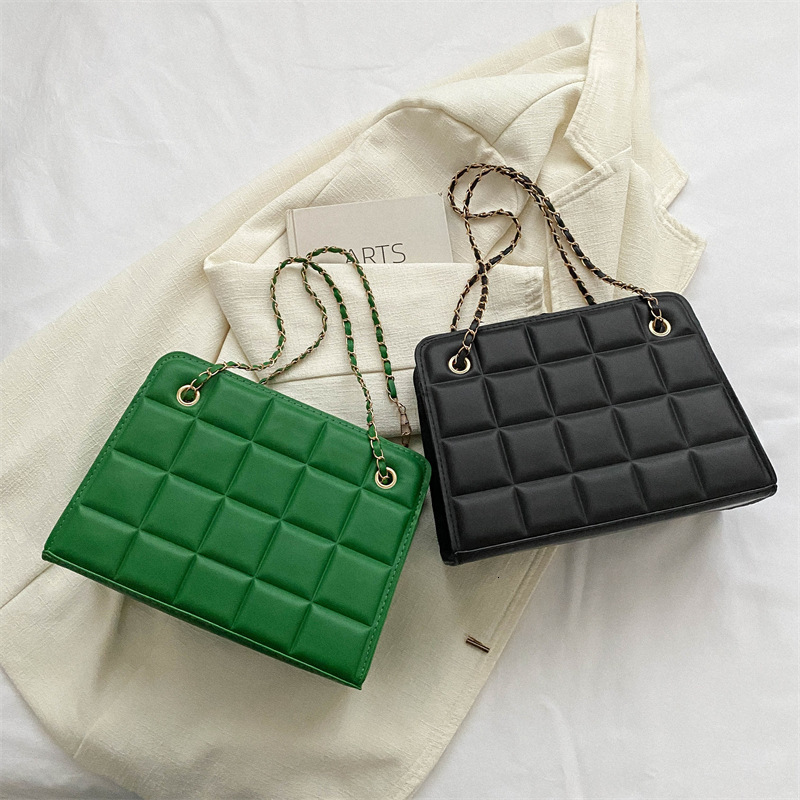 Top brand high-quality new free designer bag 2025 new chain plaid bag small diamond embroidery fashionable retro texture crossbody bag brand new free 