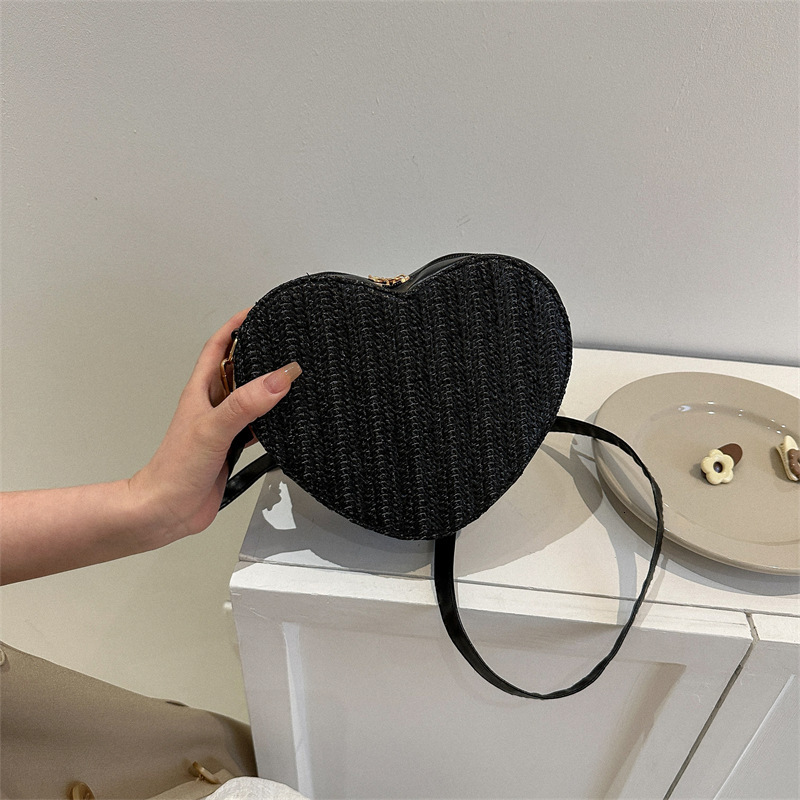 designer 2025 Spring Summer New Fashion Straw Woven Single Shoulder Crossbody Heart-shaped Small Bag Women's Bag Supports Wholesale and Mixed Ord