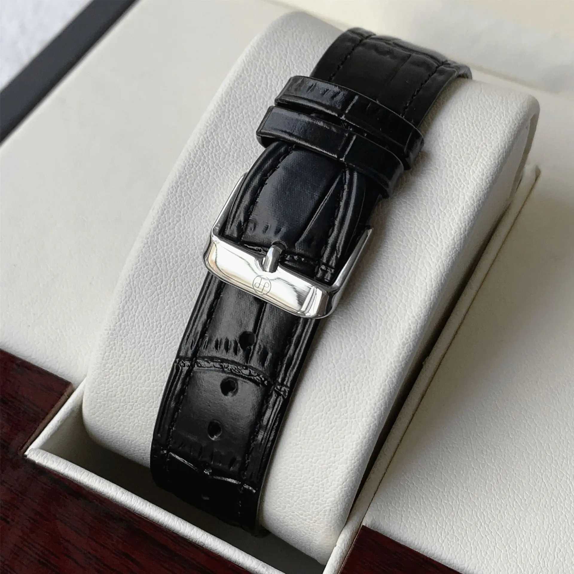 Top Brand Mens Watch Simple Business Waterproof Calendar Leather Strap Male Fashion Quartz Watches Gift Box Spare Battery Y250605