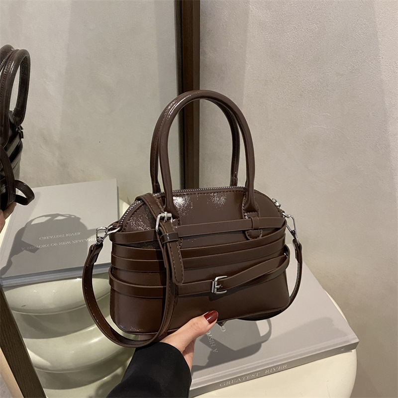 designer New Handbag for Women Fashionable Small Square Bag Casual Stylish Shoulder Crossbody Small Bag Unique Trendy Commuter Bag