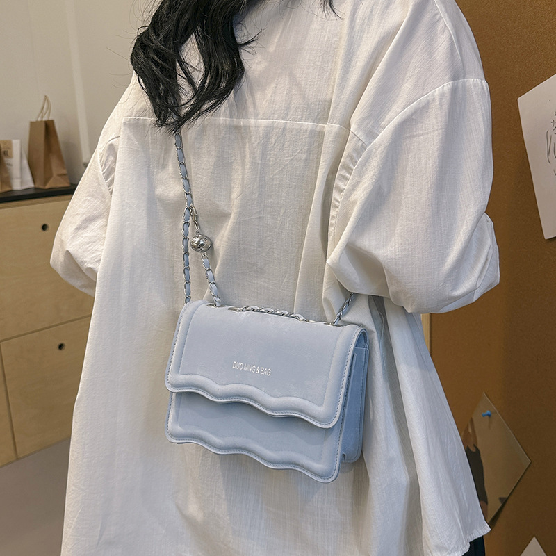 Women's small square bag, spring and summer new style, textured shoulder bag, fashionable and simple crossbody bag, designer handbag