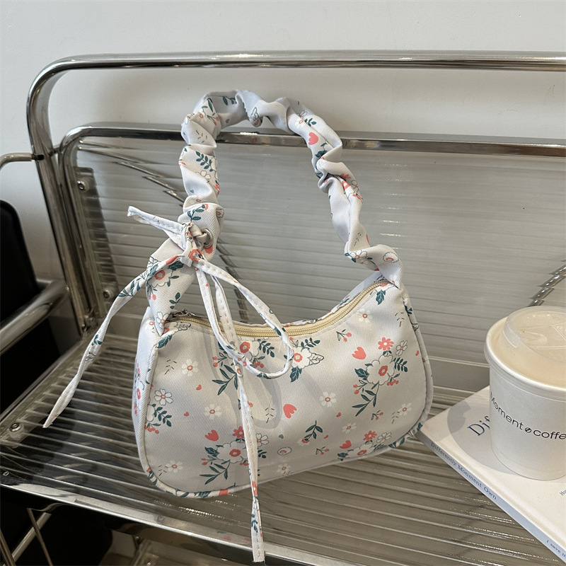 designer Large Capacity Shoulder Bag Summer Pleated Floral Underarm Bag 2025 New Niche Design Sweet Drawstring Commuter Bag
