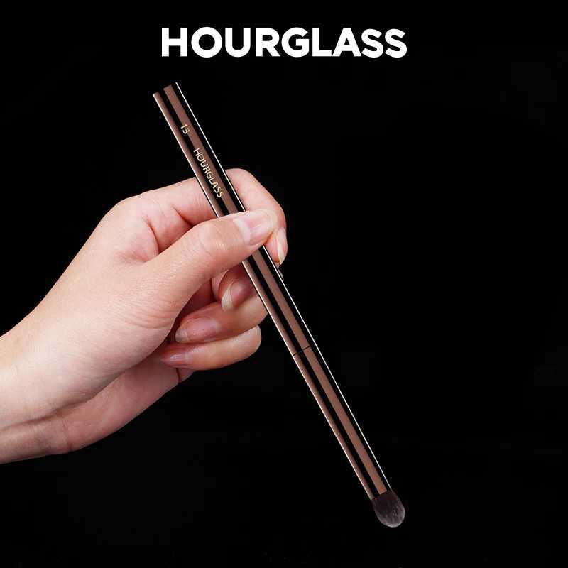 Hourglass Makeup Brush- No.13 Precision Smudge Brush Soft and Skin-friendly Fiber Hair Fashion Design Single Eye Brush W250605