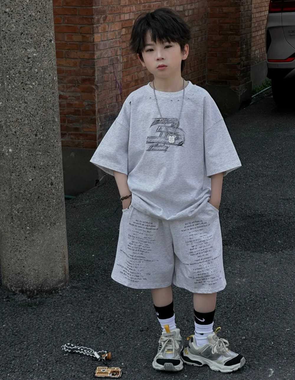 2025 Summer New Childrens Short Sleeved T-shirt Shorts Two-piece Set Boys Loose Pure Cotton Trendy R250605