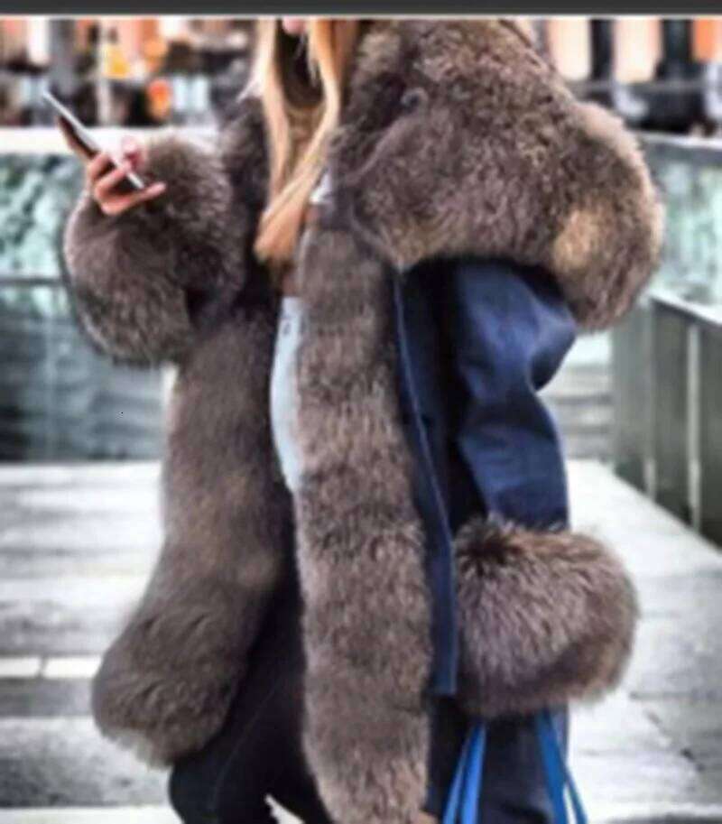 2024 EuropeanTemperament Commuting Imitation Crystal Fox Large Long Fur Collar Hooded Jacket Looks Slim and Elegant
