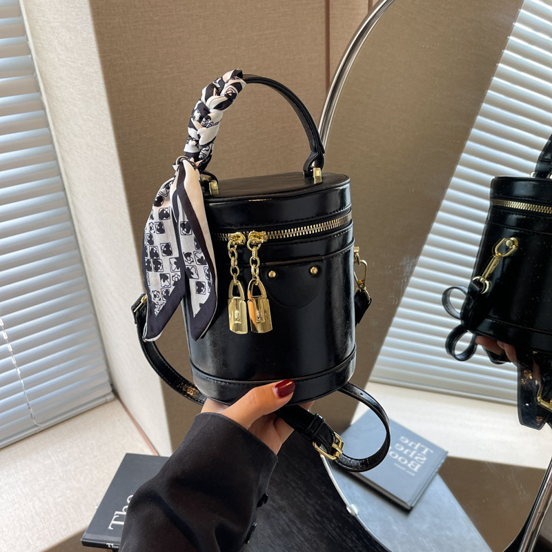 Free Shipping Designer Bag Small Women's 2025 Spring New Hand-held Cylindrical Bag Fashionable And Versatile Texture Crossbody Bag