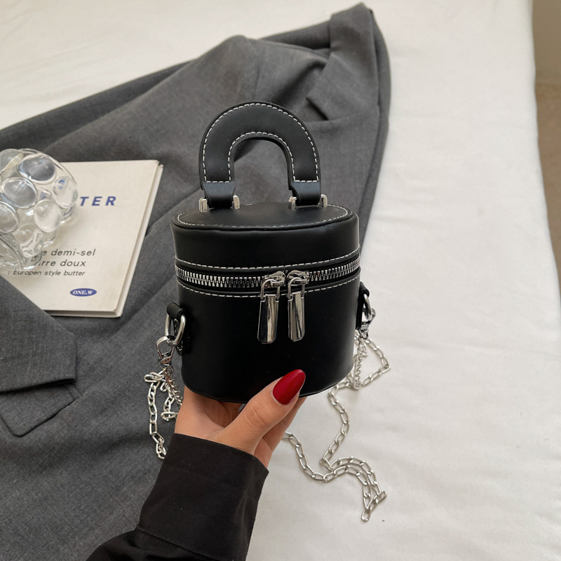 designer Trendy Niche Design Bucket Bag 2025 Spring New Fashion Trend Casual Texture Women's Shoulder Crossbody Bag