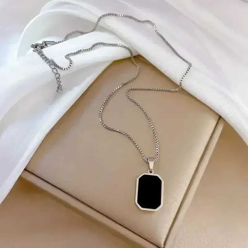Fashion Square Necklace for Women Korean Black Geometric Pendant Necklace Collar Neck Gold Color Chain Charm Jewelry Party Gift XJ250604