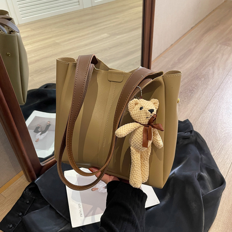 Large capacity handbag, new fashionable shoulder bag, multifunctional commuting handbag, designer women's crossbody bag