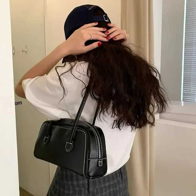 2024 NicheDesign Luxury Large Capacity Single Shoulder Underarm Bag Stylish Korean Version Fiable French Bread Small Square XJ250605