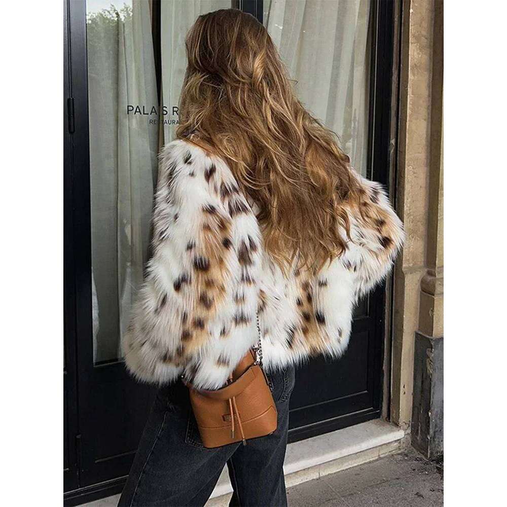 Street Thicken Fur Coat Women Fashion Faux Fox Long Sleeve Loose Female Jackets 2025 Winter Warm Open Short Lady Coats