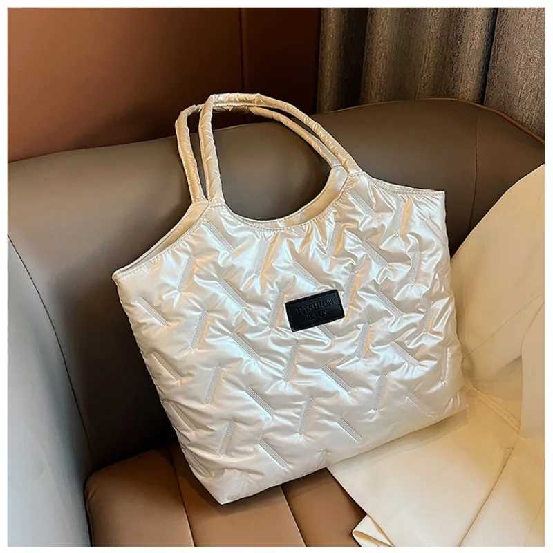 Women Padded Tote Bag Versatile Solid Puffer Bag Big Capacity Quilted Shoulder Bag Casual Winter Commuting Bag XJ250605