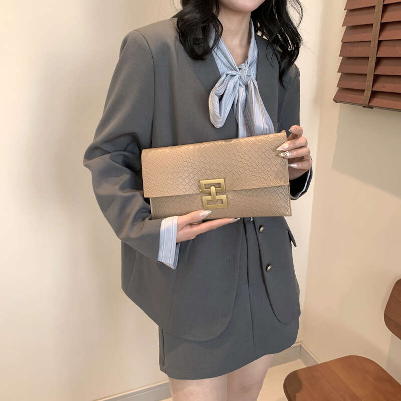 New Clutch Bag for Women Envelope Bag Mini PU Letter Wallet Women Luxury Card Holder Short Walet Small Multi Functiona handbag Small Square Bag Casual