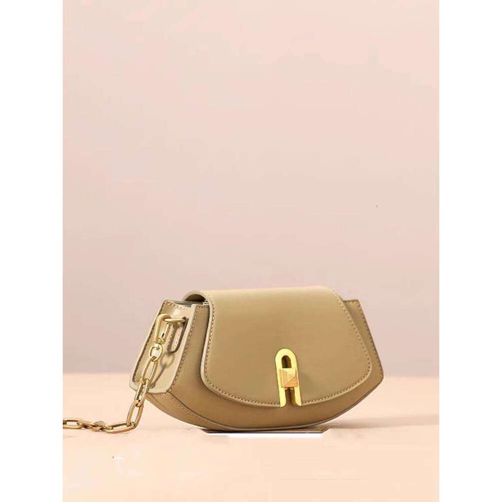 High-end Niche Design Brown Chain Underarm for Women 2025 New Commuter Shoulder Crossbody Saddle Bag