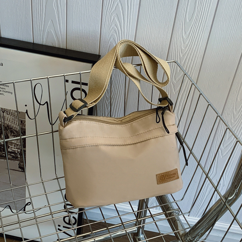 designer Fashion Trend 2025 Spring New Stylish Niche Design Small Square Bag Casual Simple Women's Shoulder Crossbody Bag